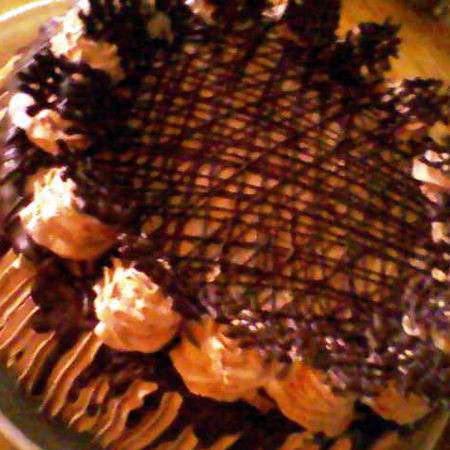 Tejszínes-csokikrémes torta